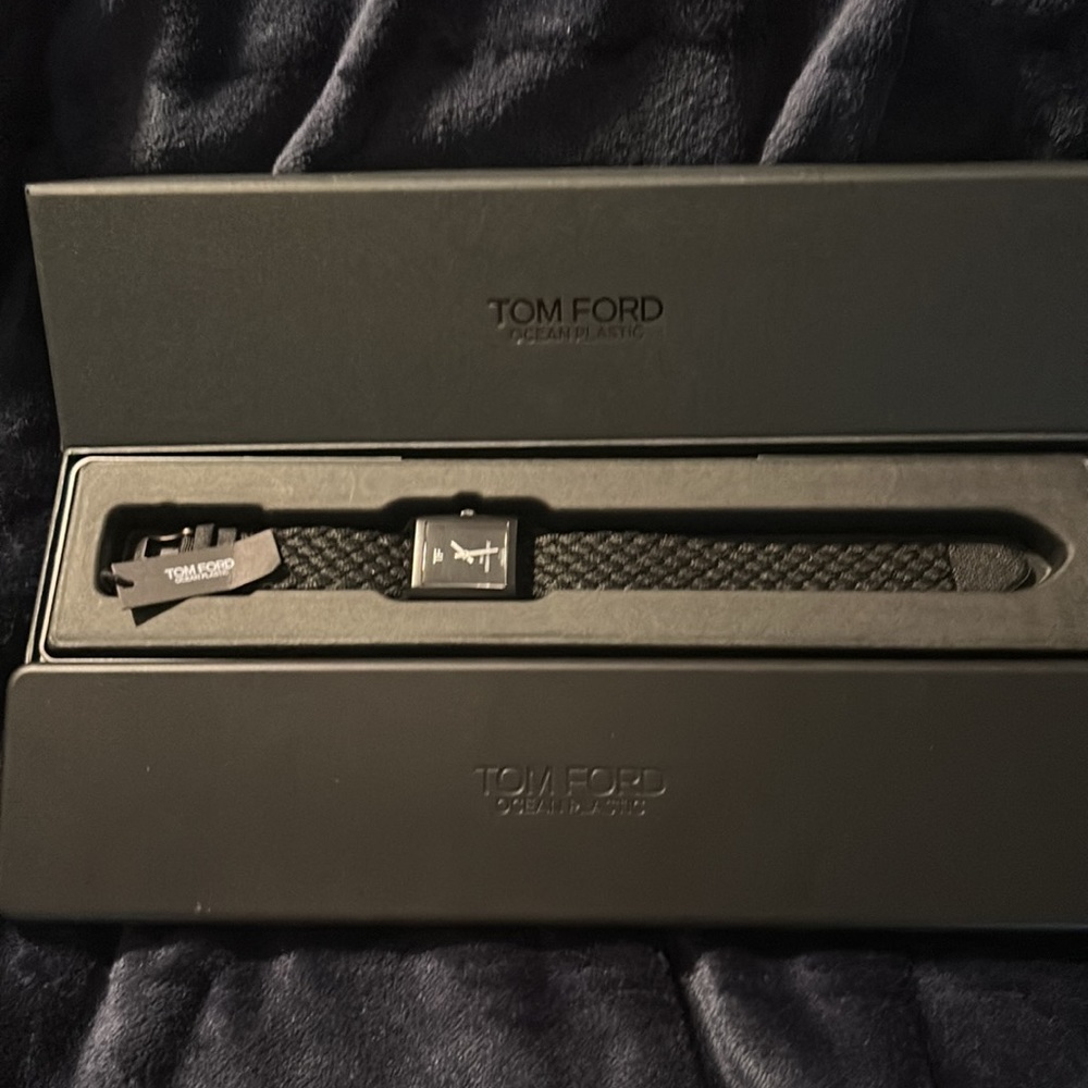 TOM FORD TIMEPIECES
Tom Ford 004 Ocean Plastic Watch - Picture 5 of 6
